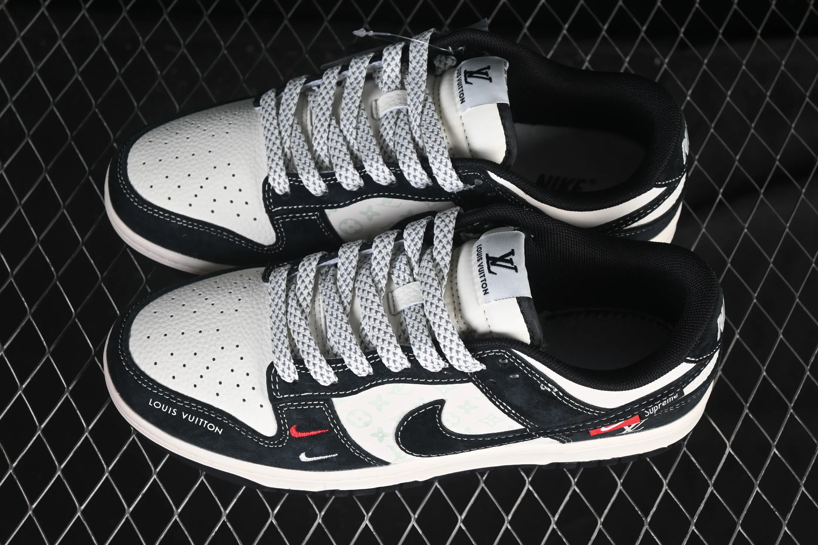 All Categories Nk SB Dunk Series Nk SB Dunk Low High-end Customized Low-top Shoes Nike SB Dunk Low Joint Panda Xinhua Anniversary High-end Customized Low-top Casual Shoes CX5050-Y12